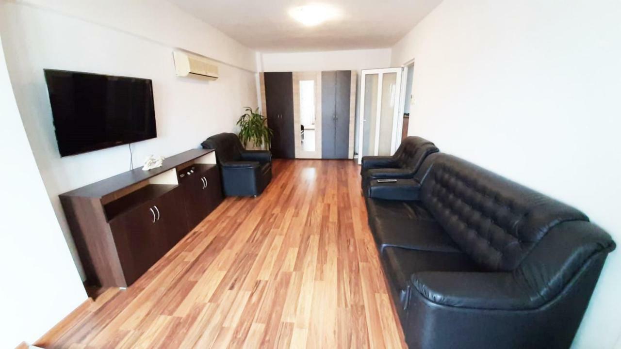 Ultracentral - Apartament Modern - Panoramic View Bacau Bagian luar foto