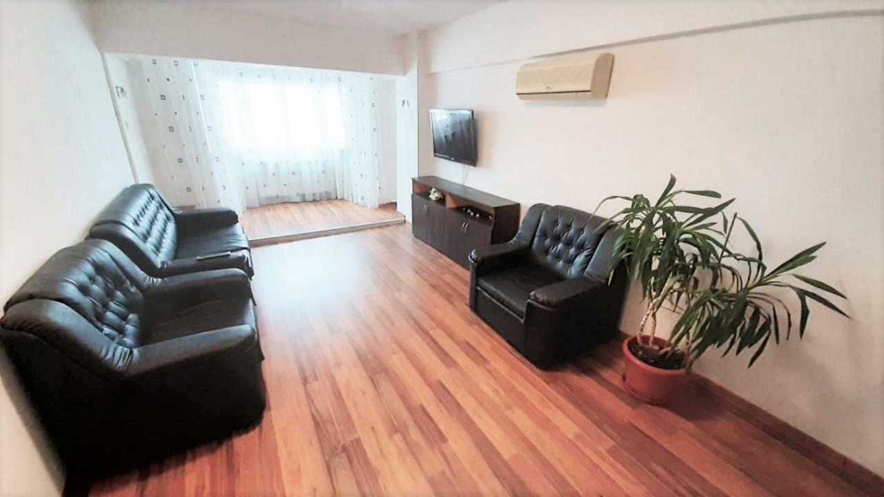 Ultracentral - Apartament Modern - Panoramic View Bacau Bagian luar foto