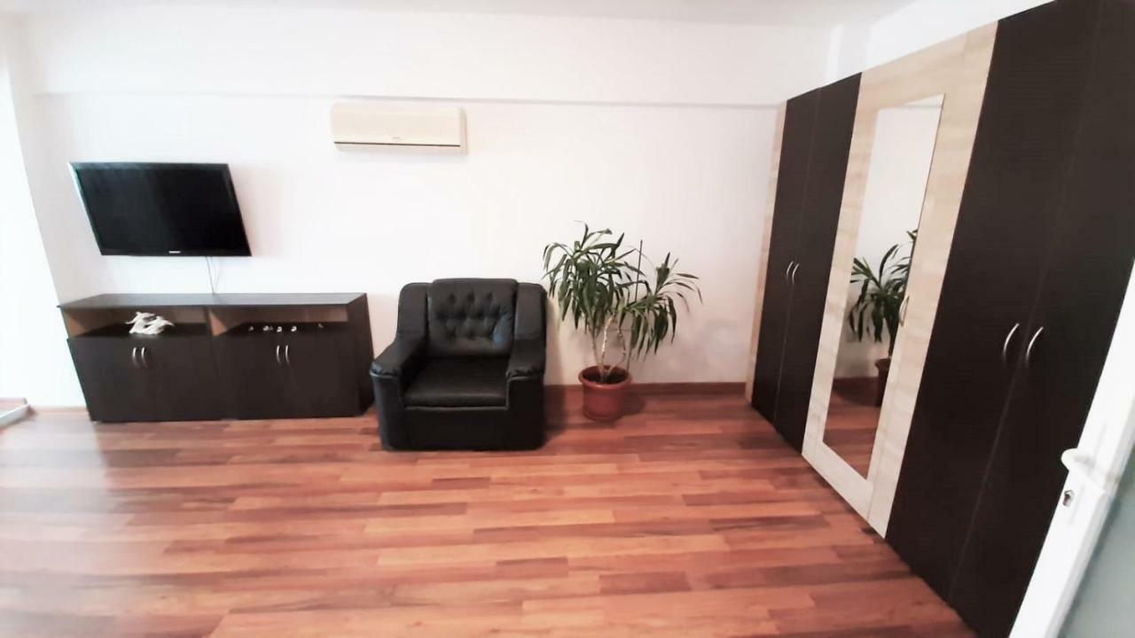 Ultracentral - Apartament Modern - Panoramic View Bacau Bagian luar foto